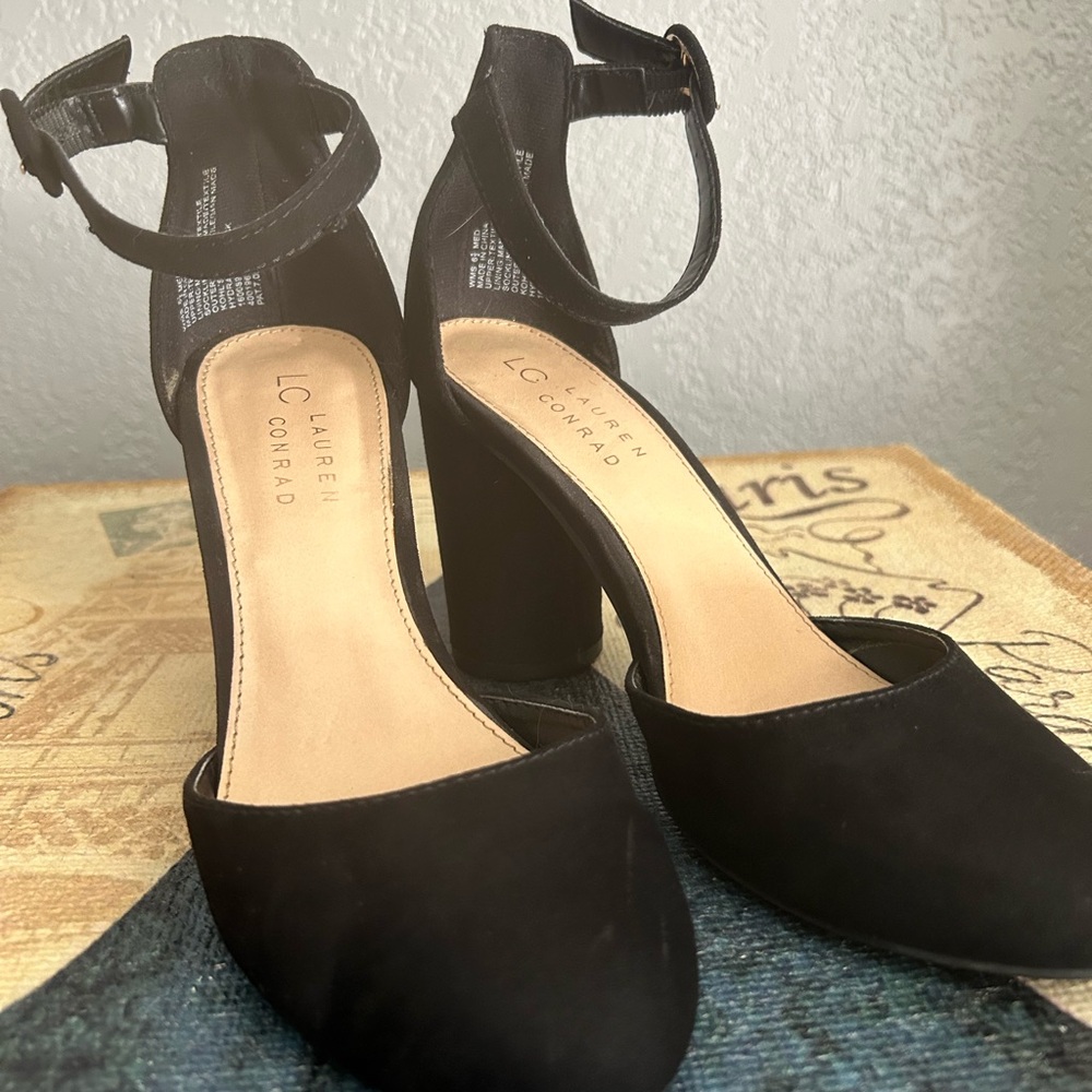 Lauren Conrad black suede like heels size 6.5